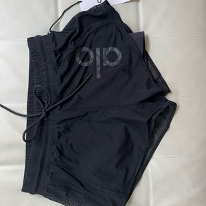 MED NWT BLACK ALO TIGHT/SHEER AMBIENCE SHORT